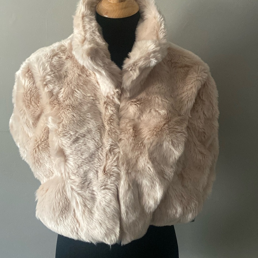 Tahari Arthur S. Levine Faux Fur Blush Pink Cape Shrug Sz XL NWT Weddings